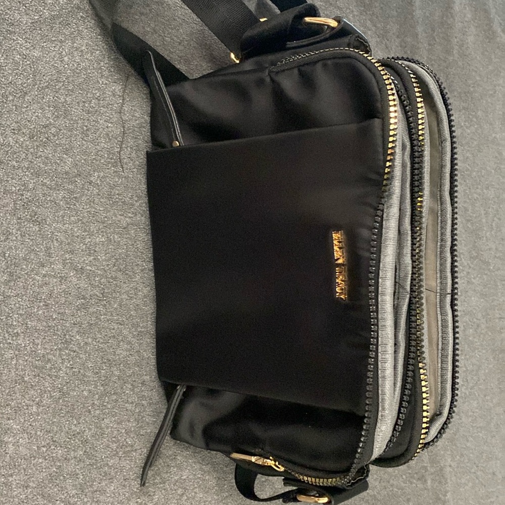 Ellen Tracy Purse
